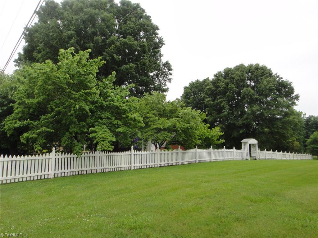 305 Linden Road Reidsville, NC 27320 - Photo 7 of 30 Gallery Image 7