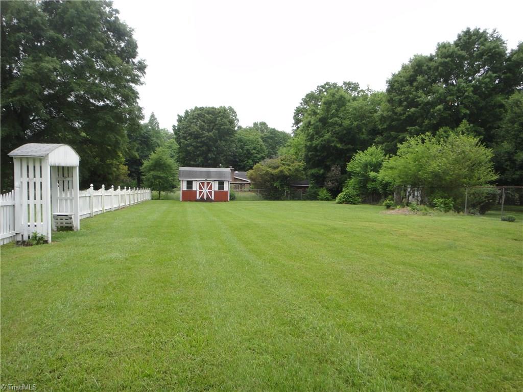 305 Linden Road Reidsville, NC 27320 - Photo 9 of 30 Gallery Image 9