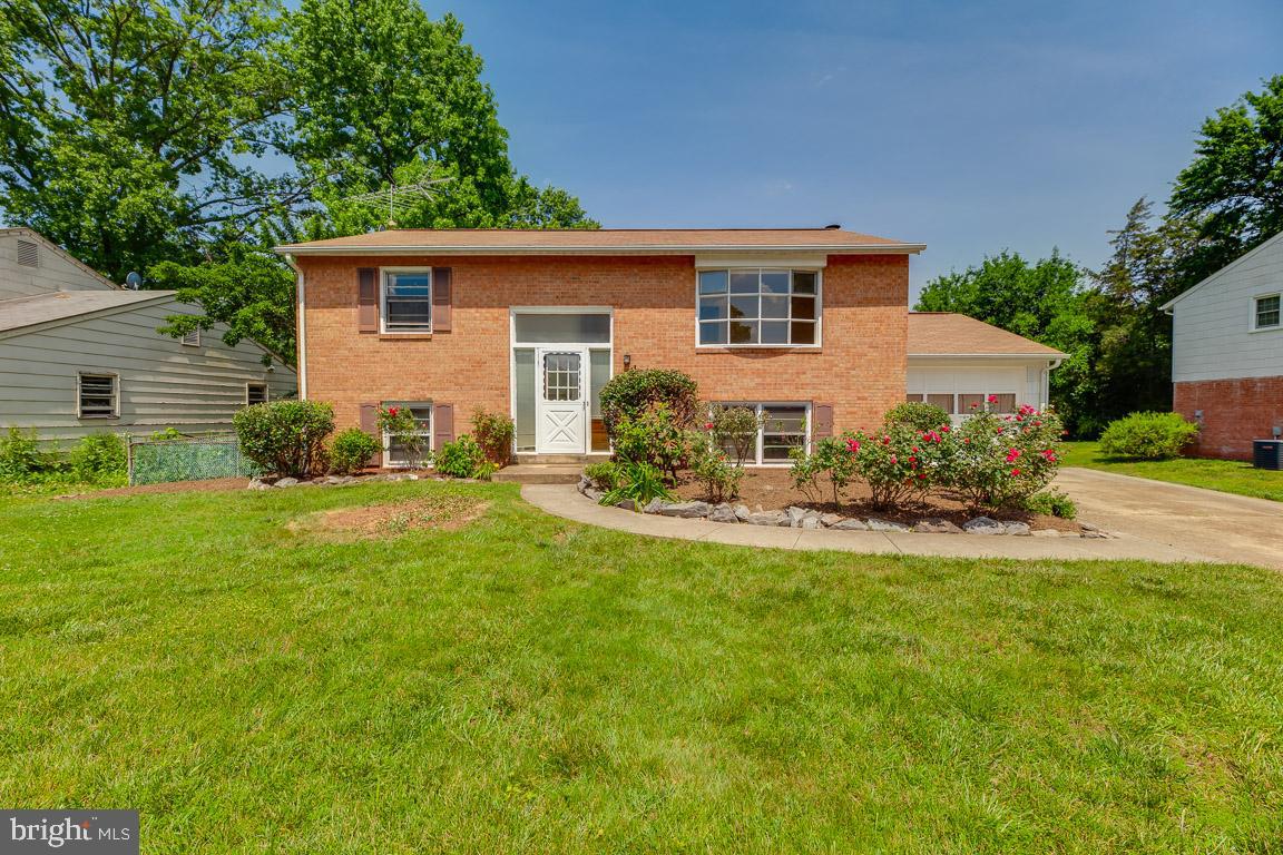 4106 Lees Corner Road Chantilly, VA 20151 - Photo 1 of 33 Brick front beauty with great curb appeal
