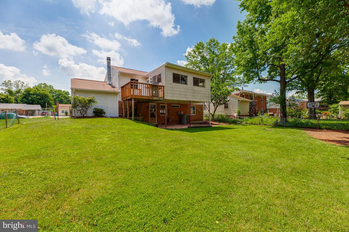 4106 Lees Corner Road Chantilly, VA 20151 - Photo 30 of 33 Beautiful fenced backyard