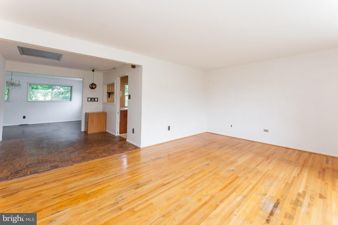 4106 Lees Corner Road Chantilly, VA 20151 - Photo 5 of 33 Living room flows into dining room