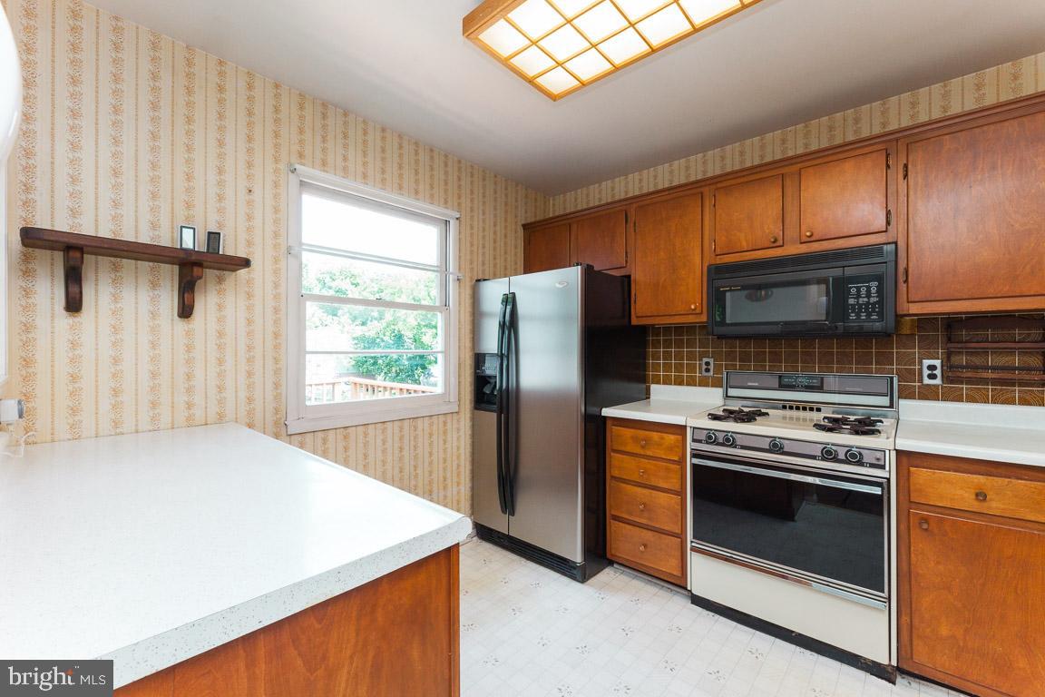 4106 Lees Corner Road Chantilly, VA 20151 - Photo 8 of 33 Kitchen