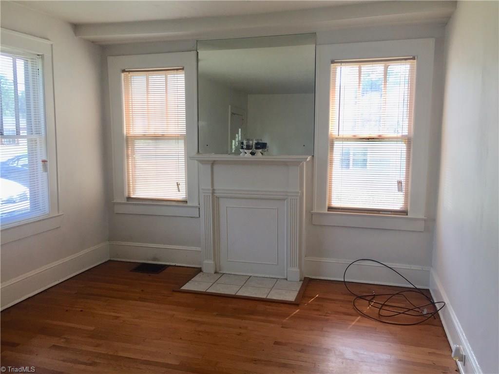 811 Old Winston Road High Point, NC 27265 - Photo 5 of 13 Large livingroom