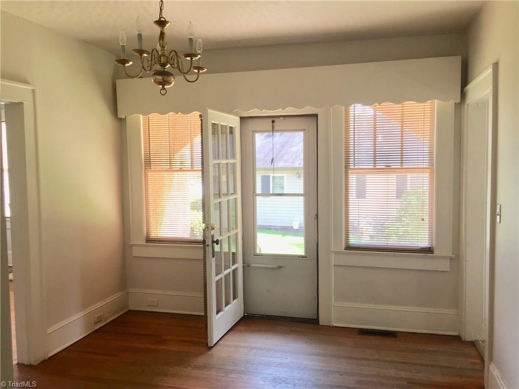 811 Old Winston Road High Point, NC 27265 - Photo 7 of 13 Dining room