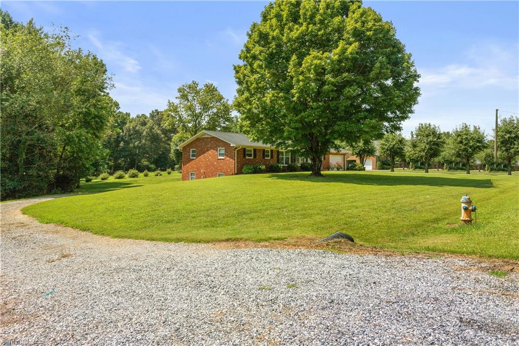 568 Barnes Road Winston-Salem, NC 27107 - Photo 3 of 38 Gallery Image 3