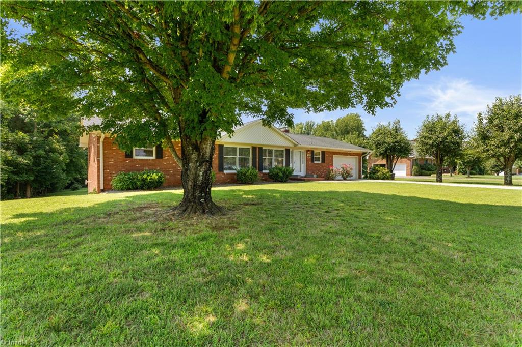 568 Barnes Road Winston-Salem, NC 27107 - Photo 4 of 38 Gallery Image 4