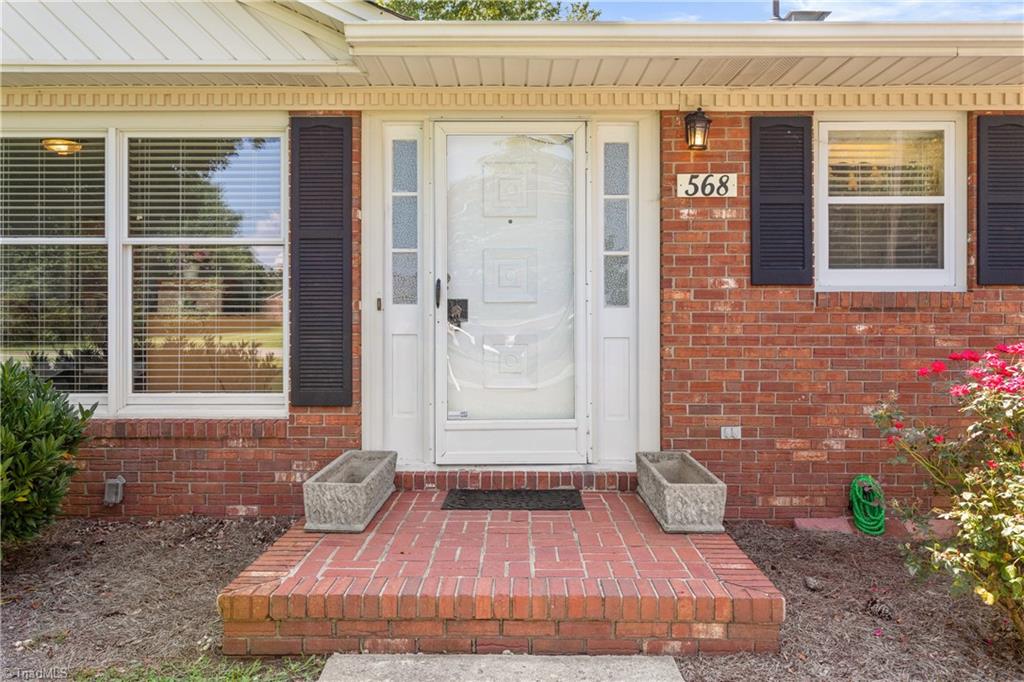 568 Barnes Road Winston-Salem, NC 27107 - Photo 5 of 38 Gallery Image 5