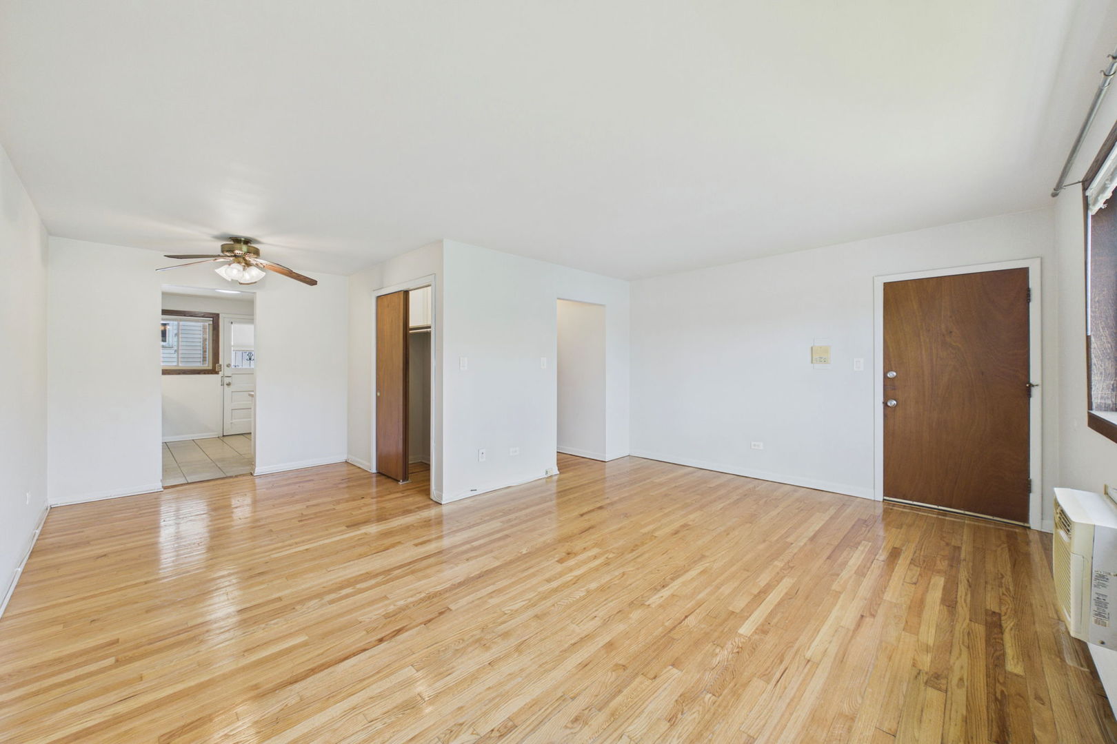 7019 North Ridge Boulevard, Unit 3B Chicago, IL 60645 - Photo 9 of 24 Gallery Image 9