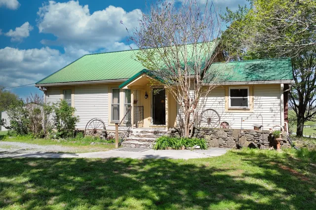 $699,900 | 3083 Mooneyhan Road, Springfield, TN 37172