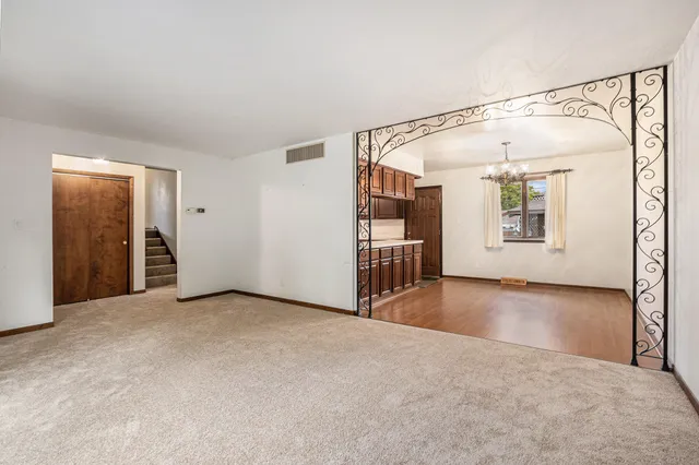 $379,900 | 7905 Frederick Avenue, Munster, IN 46321