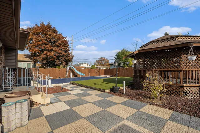 $379,900 | 7905 Frederick Avenue, Munster, IN 46321