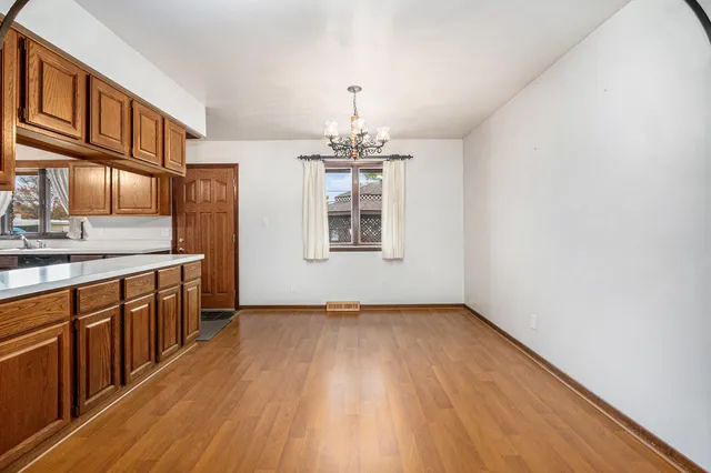 $379,900 | 7905 Frederick Avenue, Munster, IN 46321