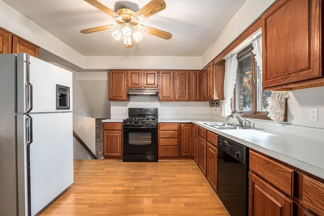 $379,900 | 7905 Frederick Avenue, Munster, IN 46321