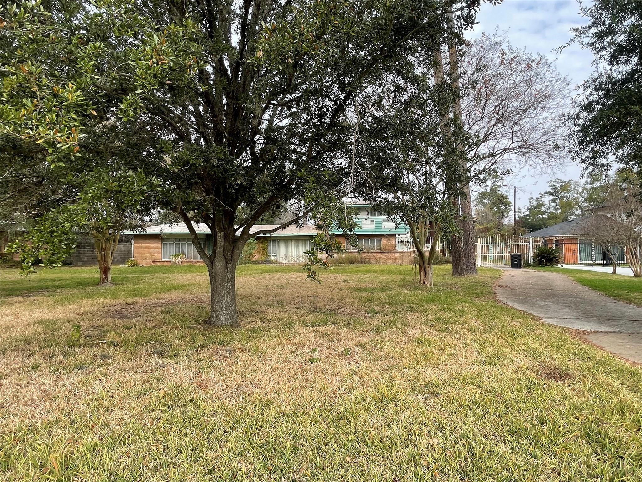 3405 North MacGregor Way Houston, TX 77004 - Photo 5 of 6