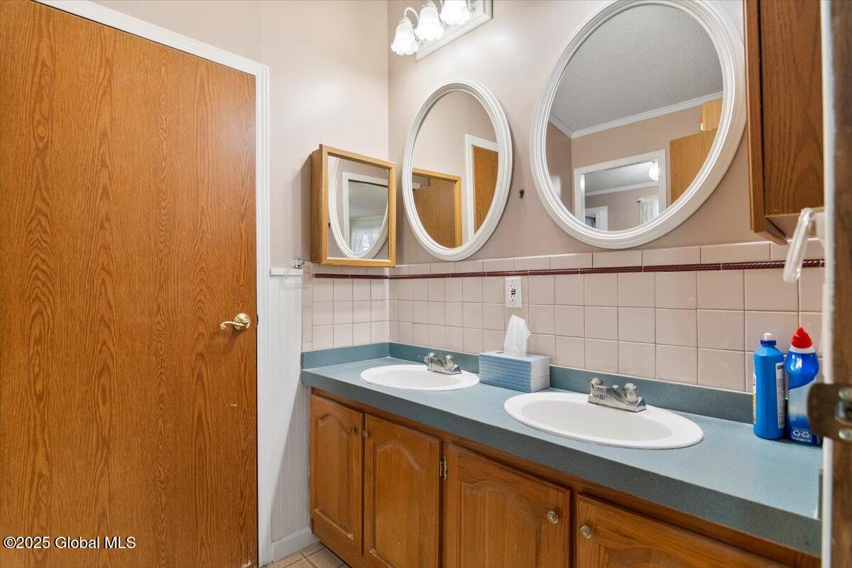 741 Ashgrove Road Cambridge, NY 12816 - Photo 15 of 79 32-RA2_0846