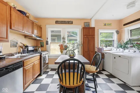 $350,000 | 1124 North Tacoma Avenue, Indianapolis, IN 46201