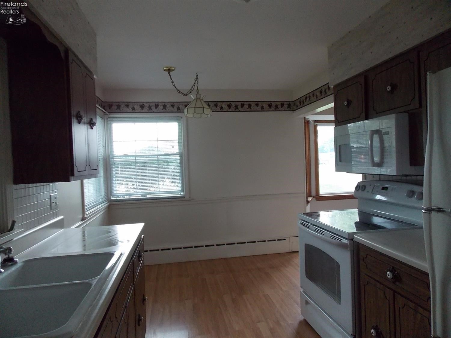 1178 West Fremont Road Port Clinton, OH 43452 - Photo 6 of 10 Gallery Image 6