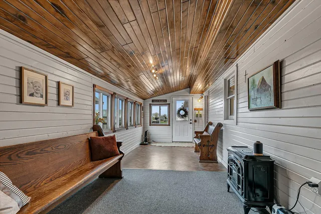 $665,000 | 42720 County Road 3, Holdingford, MN 56340