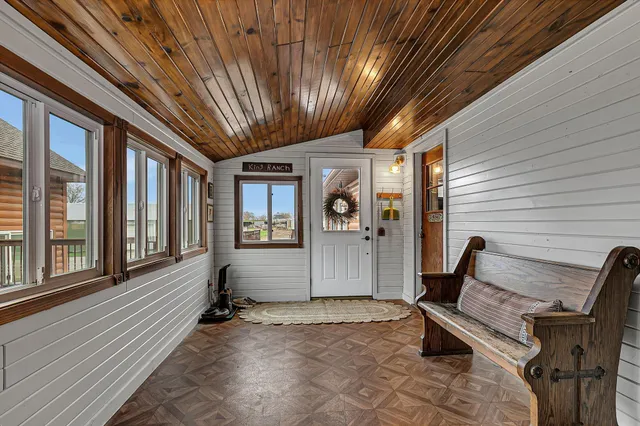 $665,000 | 42720 County Road 3, Holdingford, MN 56340