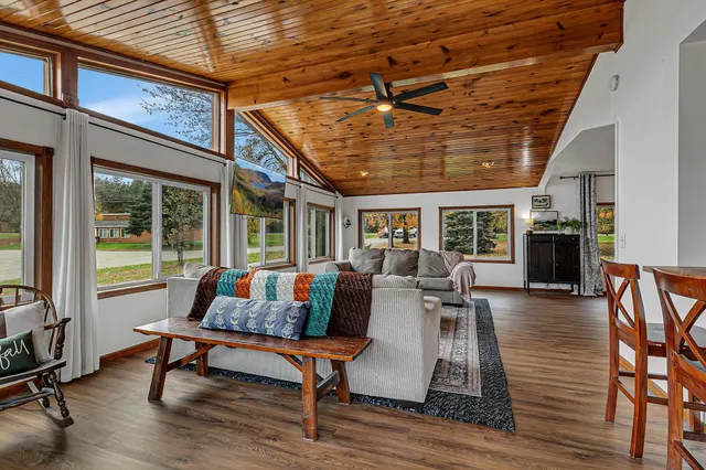 $665,000 | 42720 County Road 3, Holdingford, MN 56340