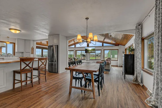 $665,000 | 42720 County Road 3, Holdingford, MN 56340