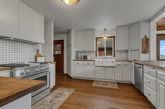 $665,000 | 42720 County Road 3, Holdingford, MN 56340