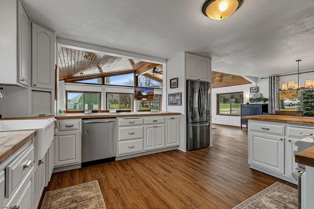 $665,000 | 42720 County Road 3, Holdingford, MN 56340