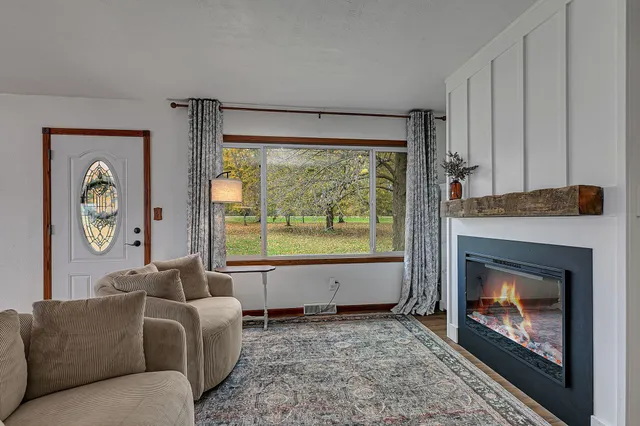 $665,000 | 42720 County Road 3, Holdingford, MN 56340