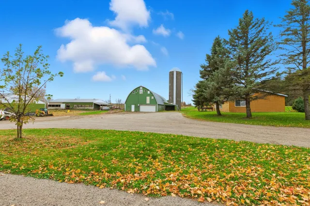 $665,000 | 42720 County Road 3, Holdingford, MN 56340