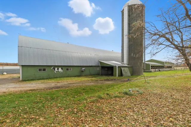 $665,000 | 42720 County Road 3, Holdingford, MN 56340