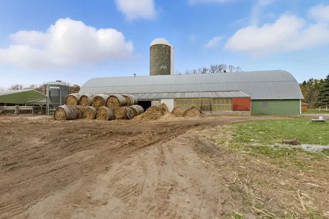 $665,000 | 42720 County Road 3, Holdingford, MN 56340