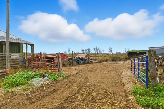 $665,000 | 42720 County Road 3, Holdingford, MN 56340