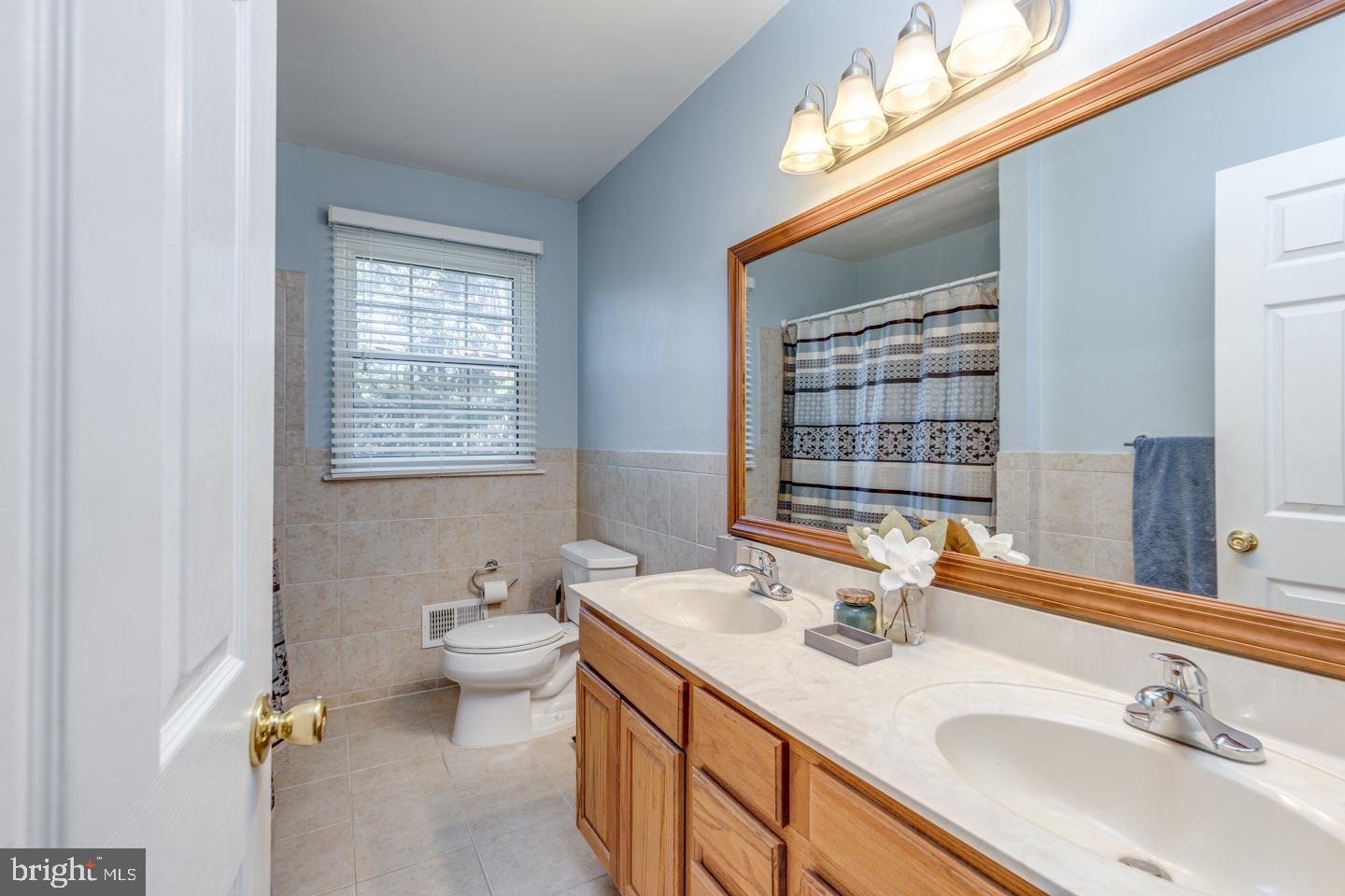 128 Heath Road Medford, NJ 08055 - Photo 27 of 45 Hall Bath