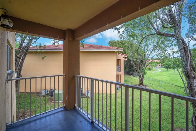 $2,195 | 6881 Northwest 173rd Drive, Unit H202, Hialeah, FL 33015