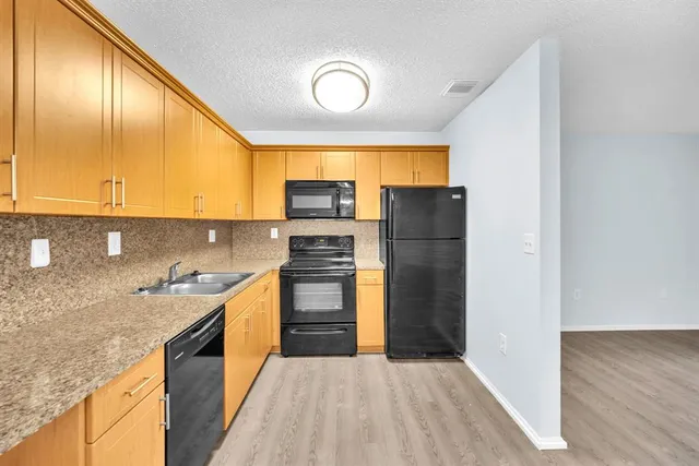 $2,195 | 6881 Northwest 173rd Drive, Unit H202, Hialeah, FL 33015