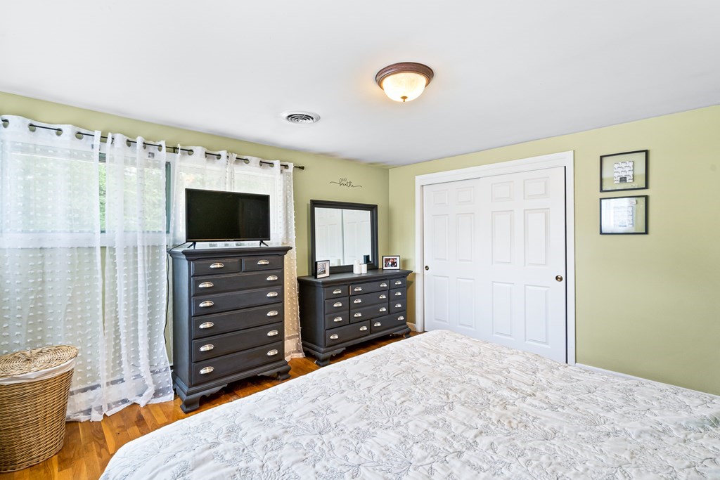 8 Randolph Road Stoneham, MA 02180 - Photo 13 of 38 Gallery Image 13