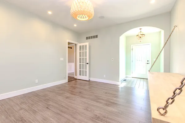 $595,000 | 59 Stonebrook Court, Bloomington, IL 61704