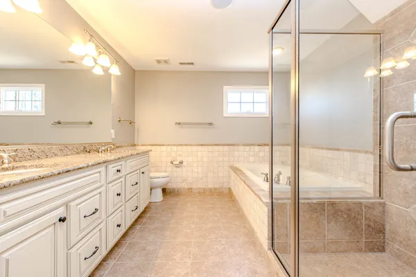 $595,000 | 59 Stonebrook Court, Bloomington, IL 61704