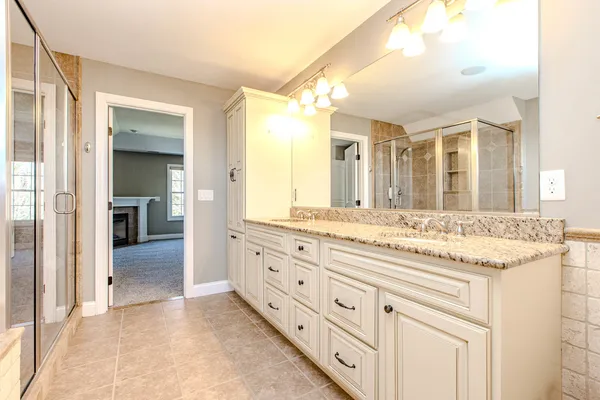$595,000 | 59 Stonebrook Court, Bloomington, IL 61704