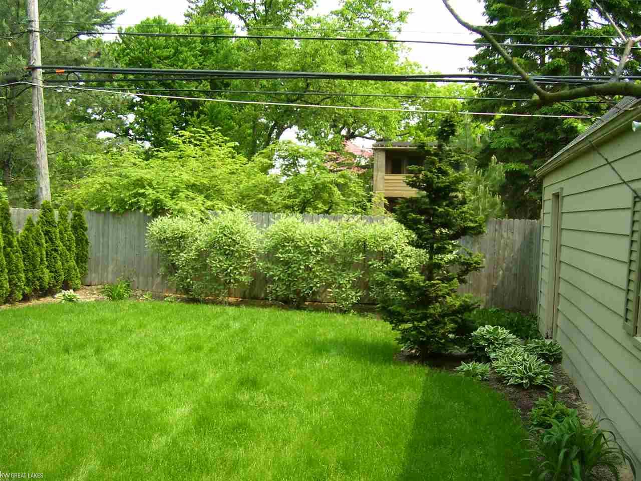 680 Hampton Road Grosse Pointe Woods, MI 48236 - Photo 39 of 44