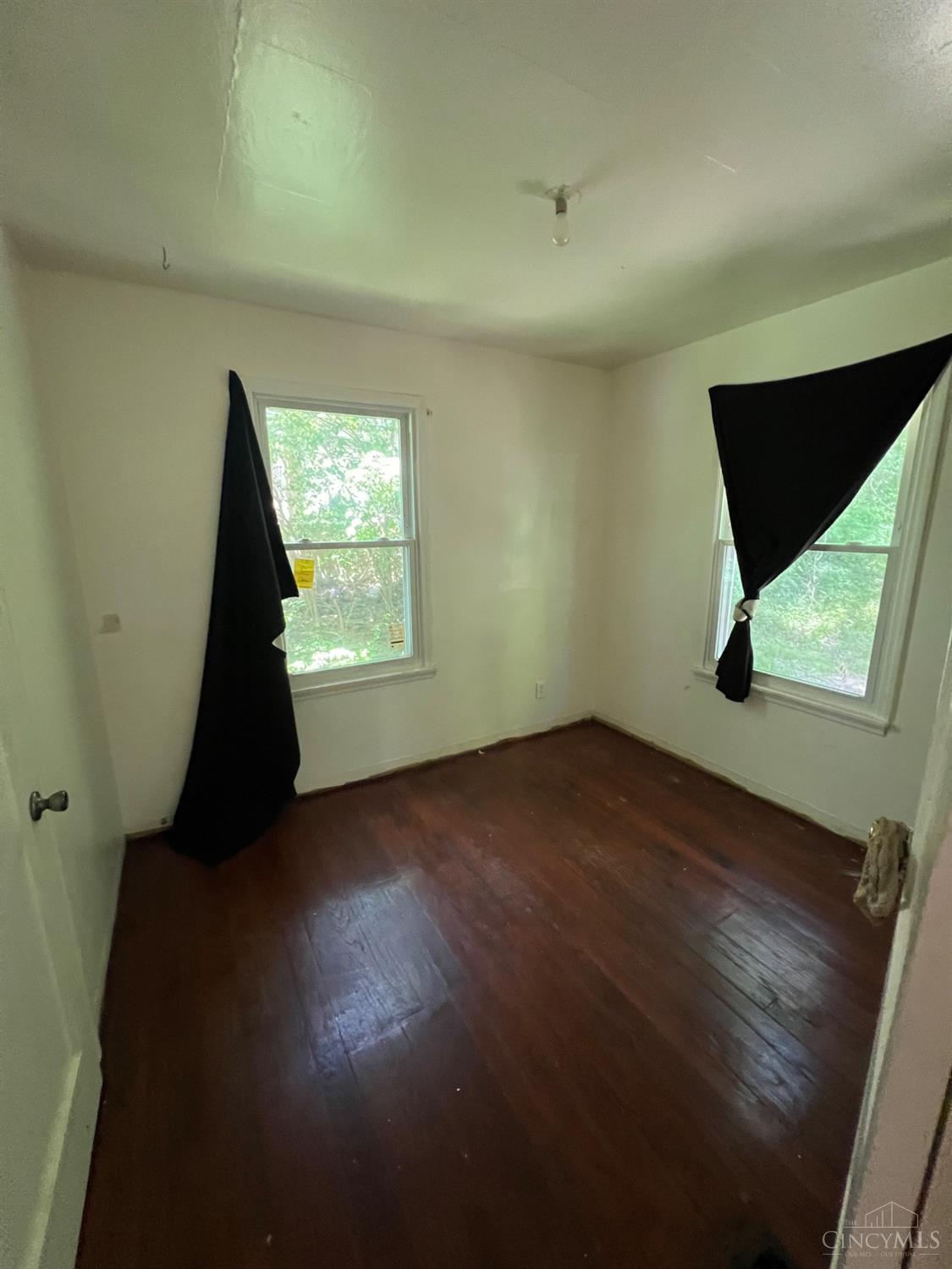 6236 Stewart Road Silverton, OH 45227 - Photo 8 of 16