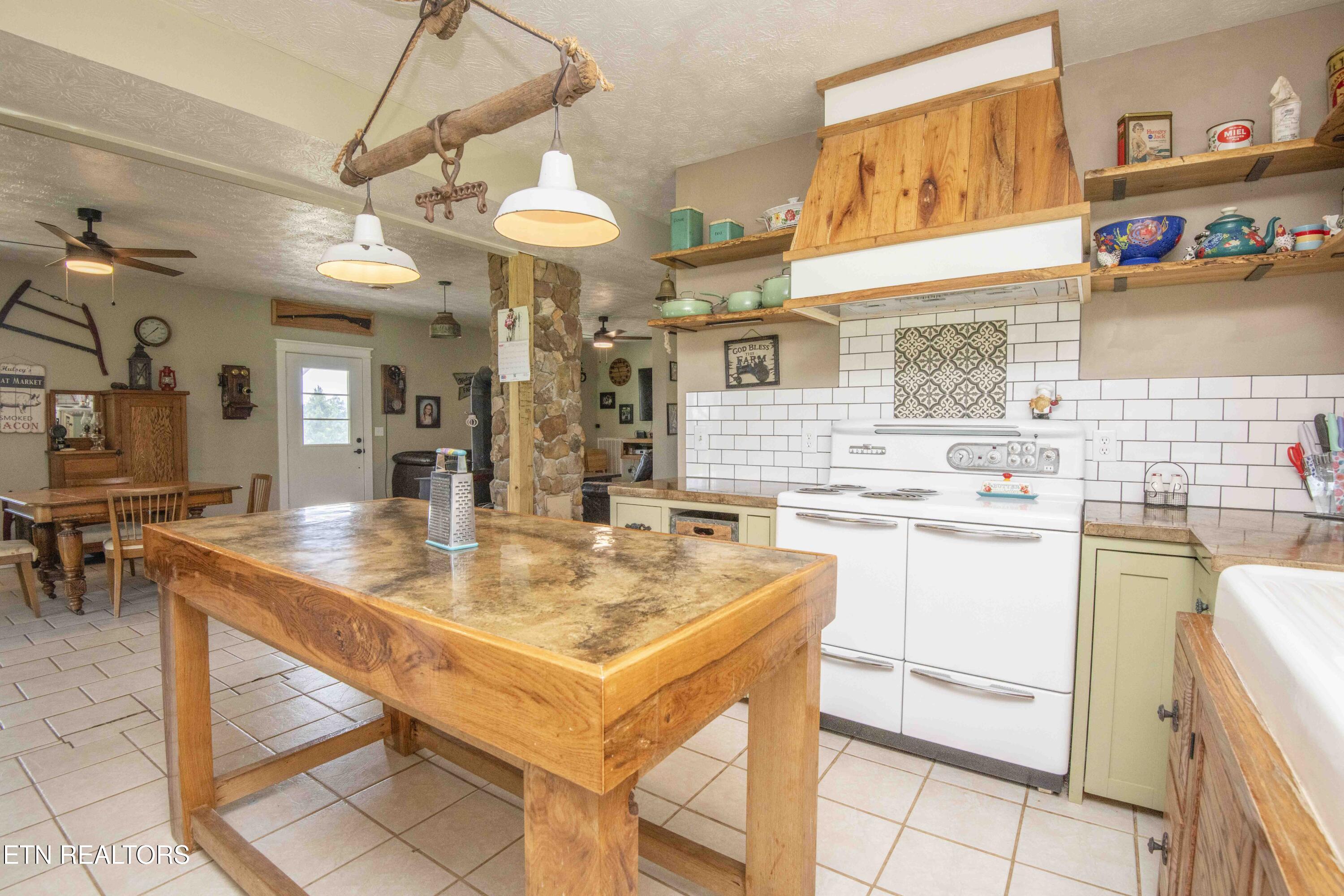 1844 Jackson Road Rutledge, TN 37861 - Photo 11 of 41 OPEN CONCEPT