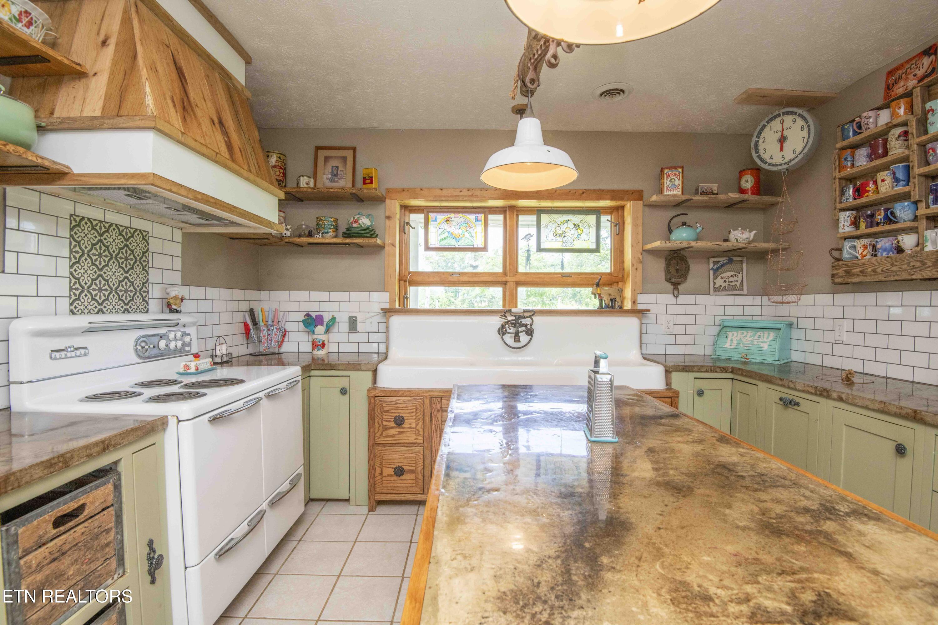 1844 Jackson Road Rutledge, TN 37861 - Photo 6 of 28 KITCHEN