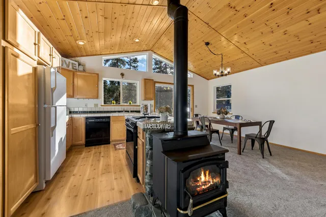 $899,900 | 13271 Moraine Road, Truckee, CA 96161