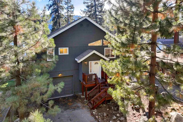 $899,900 | 13271 Moraine Road, Truckee, CA 96161