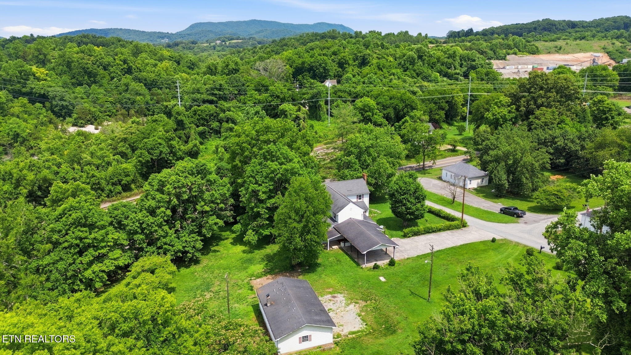 9320 Mascot Road Mascot, TN 37806 - Photo 48 of 52