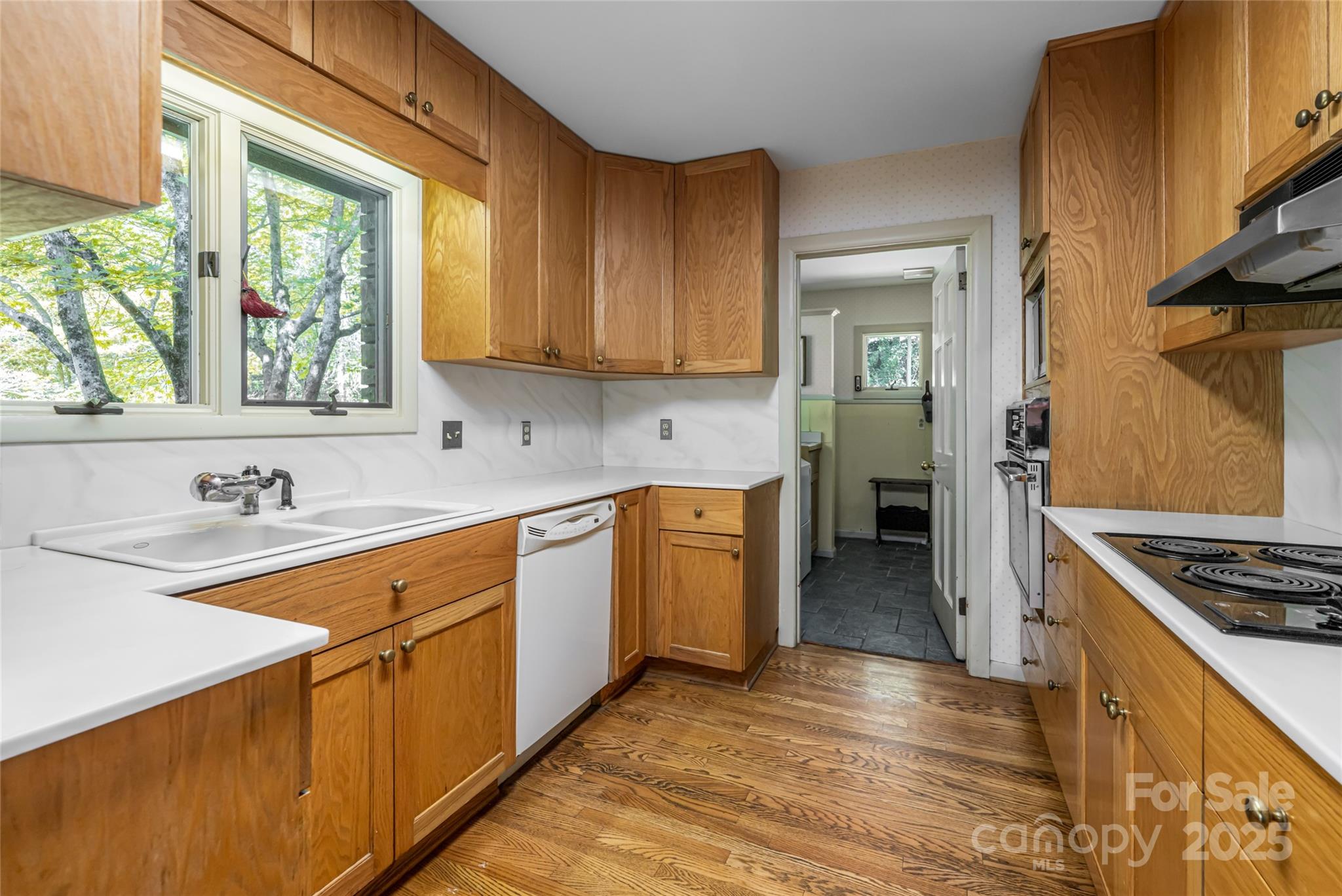 426 Vanderbilt Road Asheville, NC 28803 - Photo 18 of 46