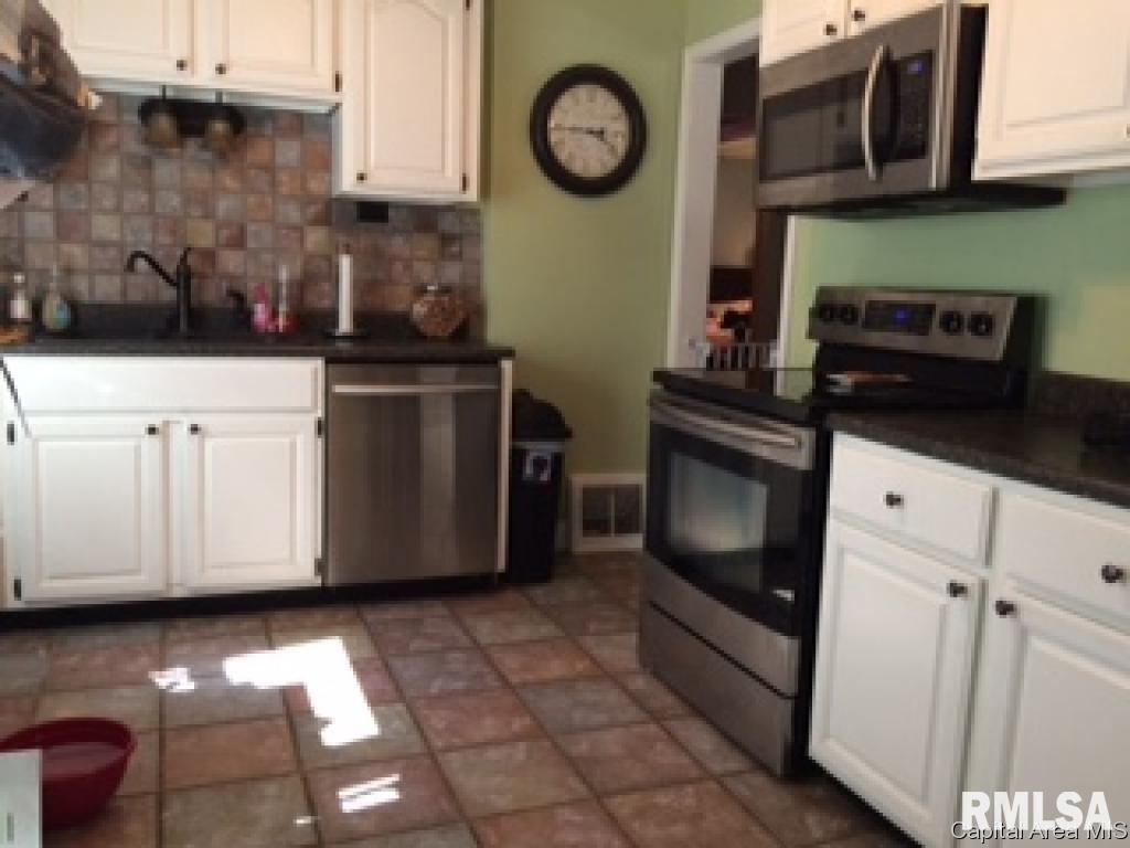 3325 Sherman Street Springfield, IL 62703 - Photo 7 of 22