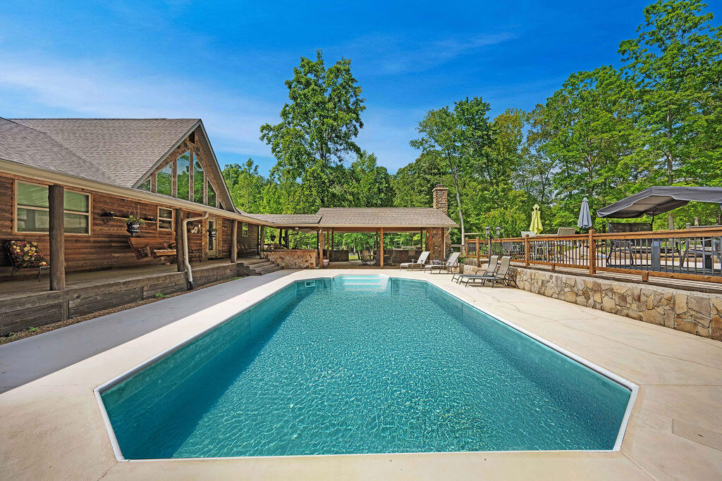 4440 Keith Road Ringgold, GA 30736 - Photo 31 of 92 Inground Pool