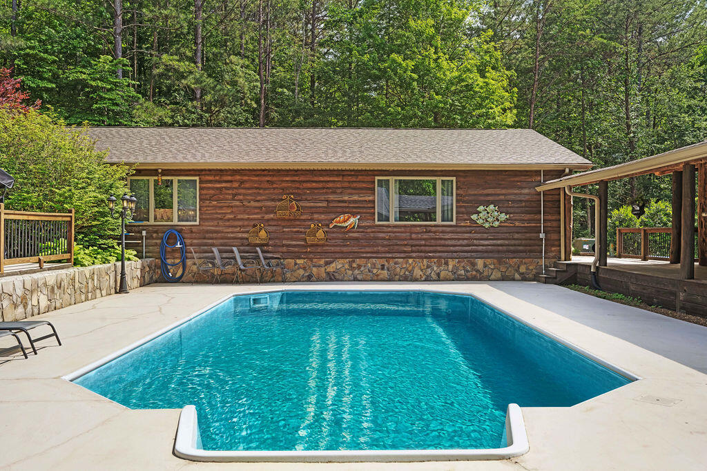 4440 Keith Road Ringgold, GA 30736 - Photo 39 of 92 Inground pool